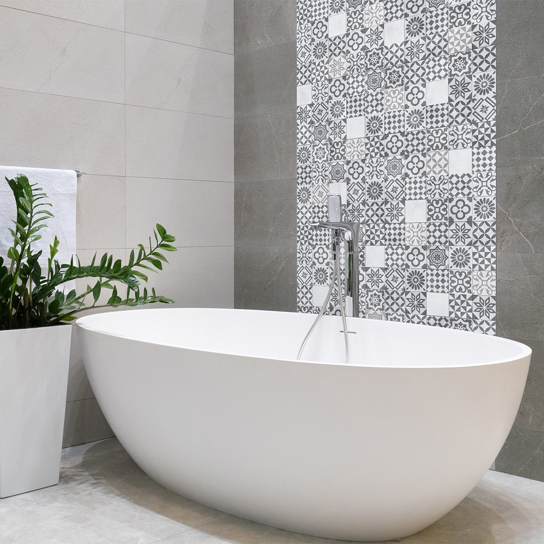 MDT -20% | Pour une salle de bain pleine de cachet et de charme, le motif carreau de ciment est idéal. Avec notre visuel "carreaux de ciment gris" apportez cette touche authentique à votre intérieur. 🌞
Inspiré des célèbres carreaux de ciment rétro, notre panneau mural reste épuré et facile à associer avec ses tons neutres. 
Vous pouvez encore profiter de -20% à l'occasion du Mois des travaux jusqu'au 15 Mai ! 

#decoration #decokin #salledebain #decorationdinterieur 
#interiordesign #bathroom #baignoire #panneaudedouche
#cuisine #homedesign #actualites #panneaumuraldecoratif